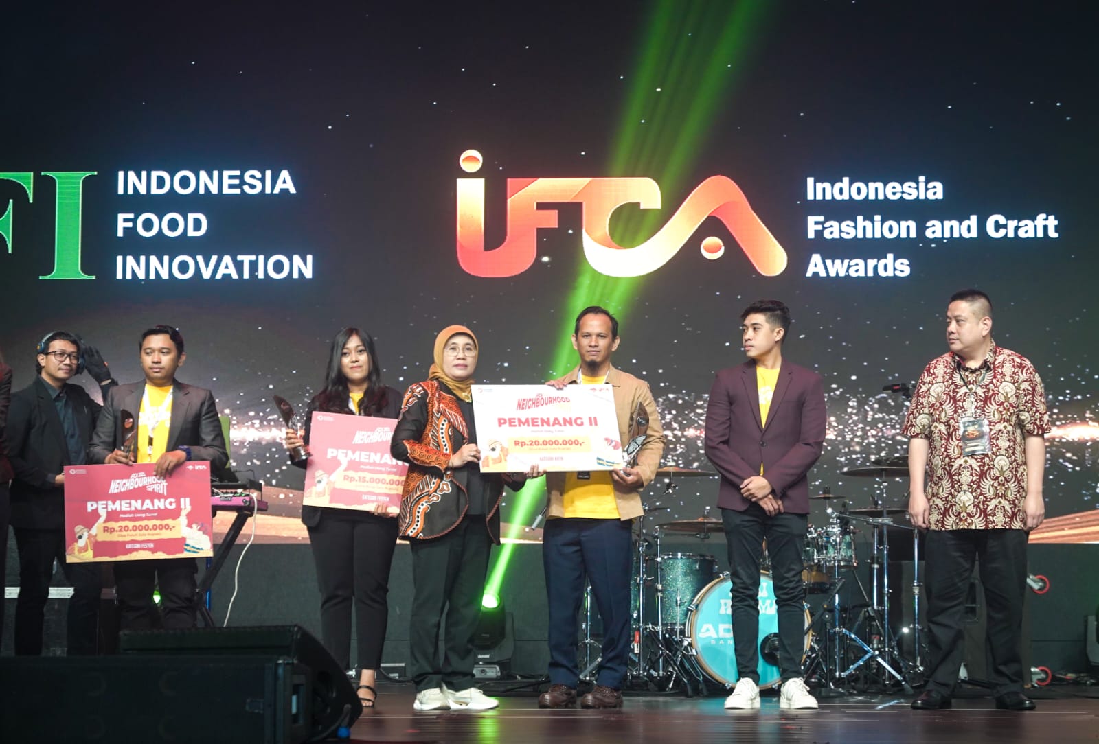 Hari Kurniawan Juara 2 Kategori Craft di  Indonesia Fashion and Craft Awward 2023/IFCA 2023